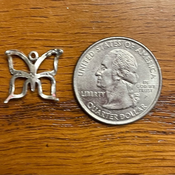 Vintage Small Sterling Silver Butterfly Charm - Picture 5 of 5